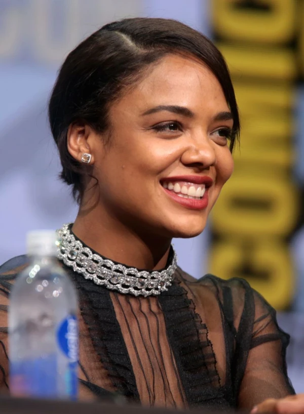 <strong>Tessa Thompson</strong>. Immagine di Gage Skidmore.