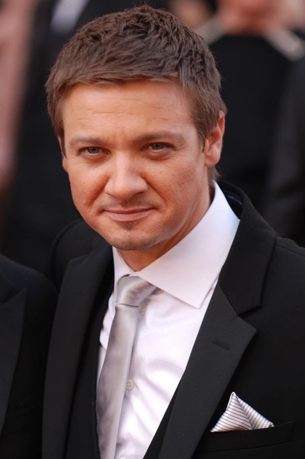 <strong>Jeremy Renner</strong>. Immagine di Sgt. Michael Connors.