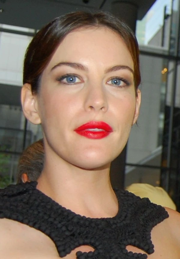 <strong>Liv Tyler</strong>. Immagine di 16 Miles of String.